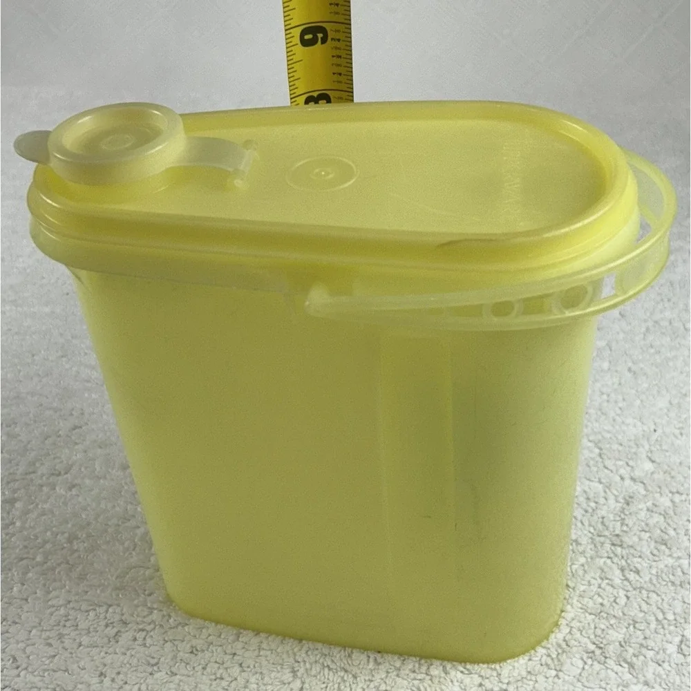 Tupperware vintage 587